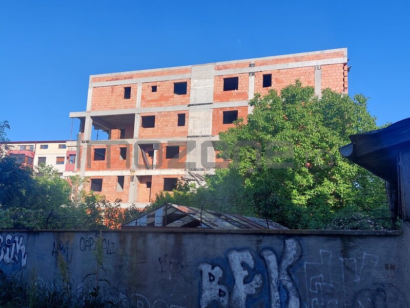 Studio 46 mp, etaj 1 din 4, langa metrou Militari, str. Margelelor, comision 0%.